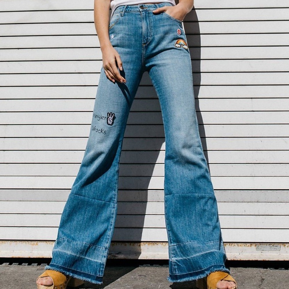 ✌🏼 wrangler patch jeans ✌🏼